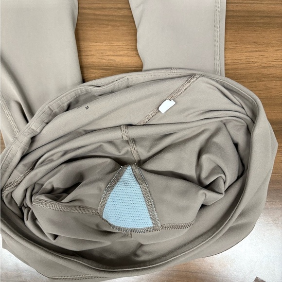 ATHLETA Ultra High Rise Elation 7/8 Tight Leggings - Picture 7 of 8